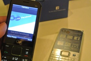 golive-facebook-take-photo
