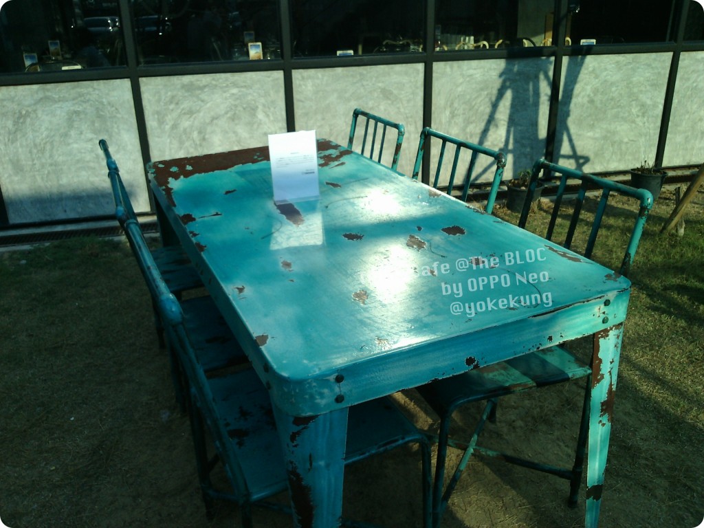 think-cafe-the-bloc-01
