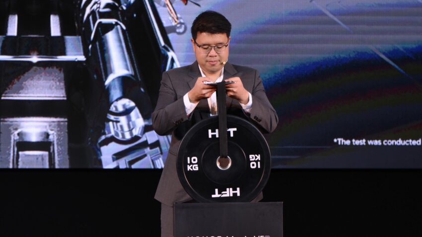 HONOR Magic V5