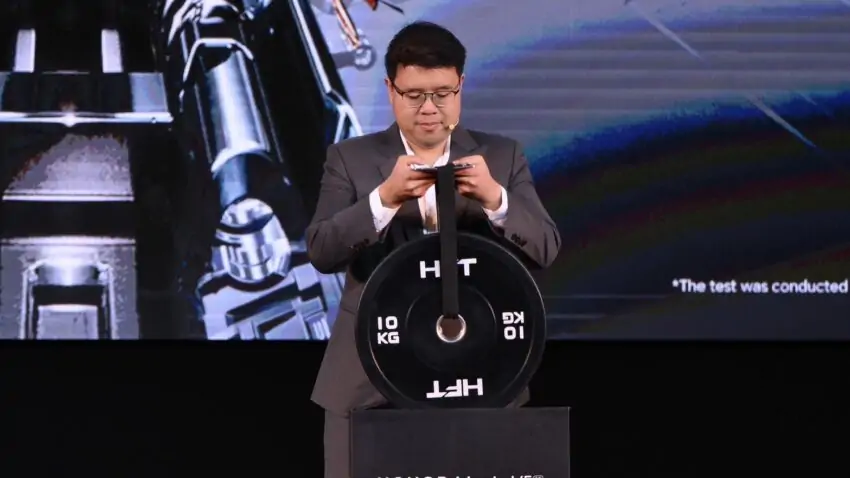 HONOR Magic V5