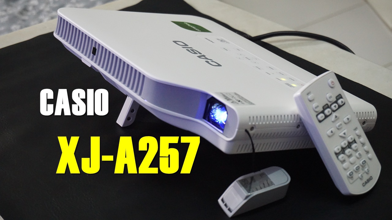 เปลี่ยนบ้านเป็นโรงหนังด้วยโปรเจคเตอร์ บางสลิม Casio XJ-A257