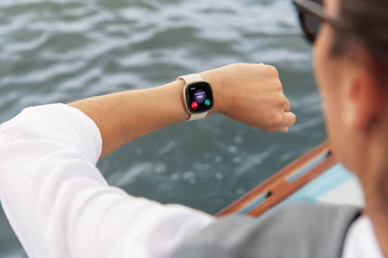 นาฬิกา Fitbit รองรับการแจ้งเตือนภาษาไทยแล้ว บน Fitbit OS 5.2