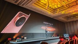 HONOR Magic V5