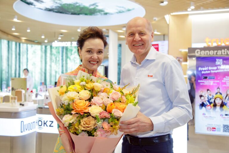 ทรูเปิดบ้าน ‘True Branding Shop’ สาขาใหม่ Dusit Central Park ต้อนรับแขกพิเศษ “คุณศุภจี สุธรรมพันธุ์” ชูคอนเซ็ปต์พื้นที่เทคโนโลยีอนาคตสำหรับคนเมือง
